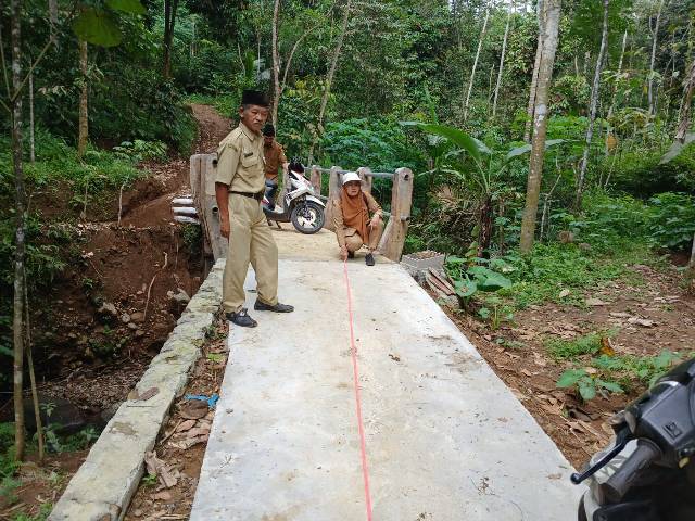 MONITORING KEGIATAN BANTUAN KEUANGAN KABUPATEN TAHUN 2024 DI DESA KAGUNGAN